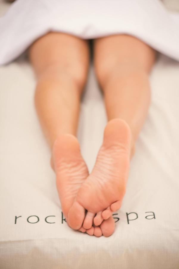 Hard Rock Hotel Goa Calangute Bagian luar foto A foot
