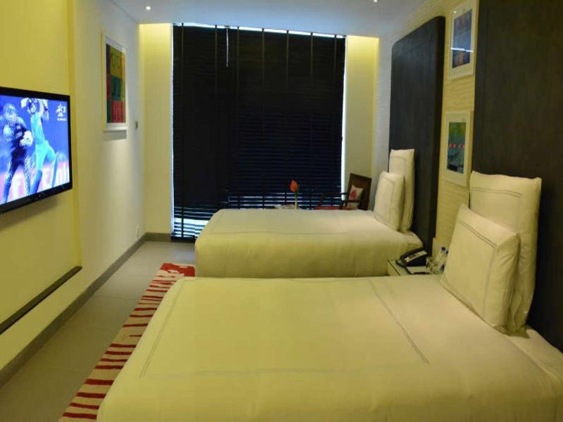 Hard Rock Hotel Goa Calangute Bagian luar foto A room at the hotel