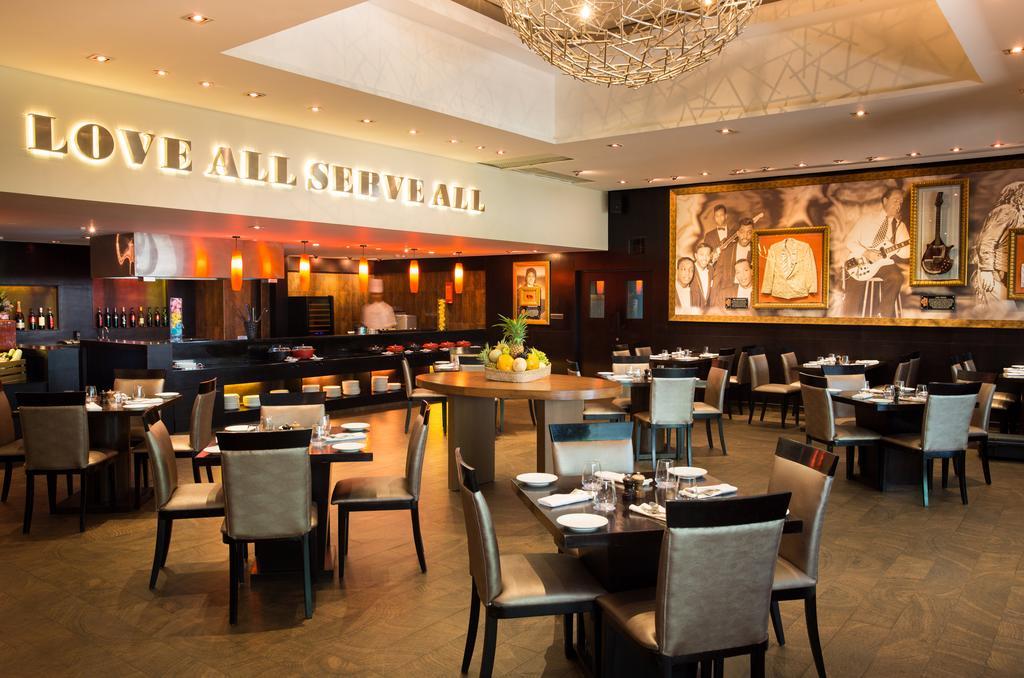 Hard Rock Hotel Goa Calangute Bagian luar foto Interior of the restaurant
