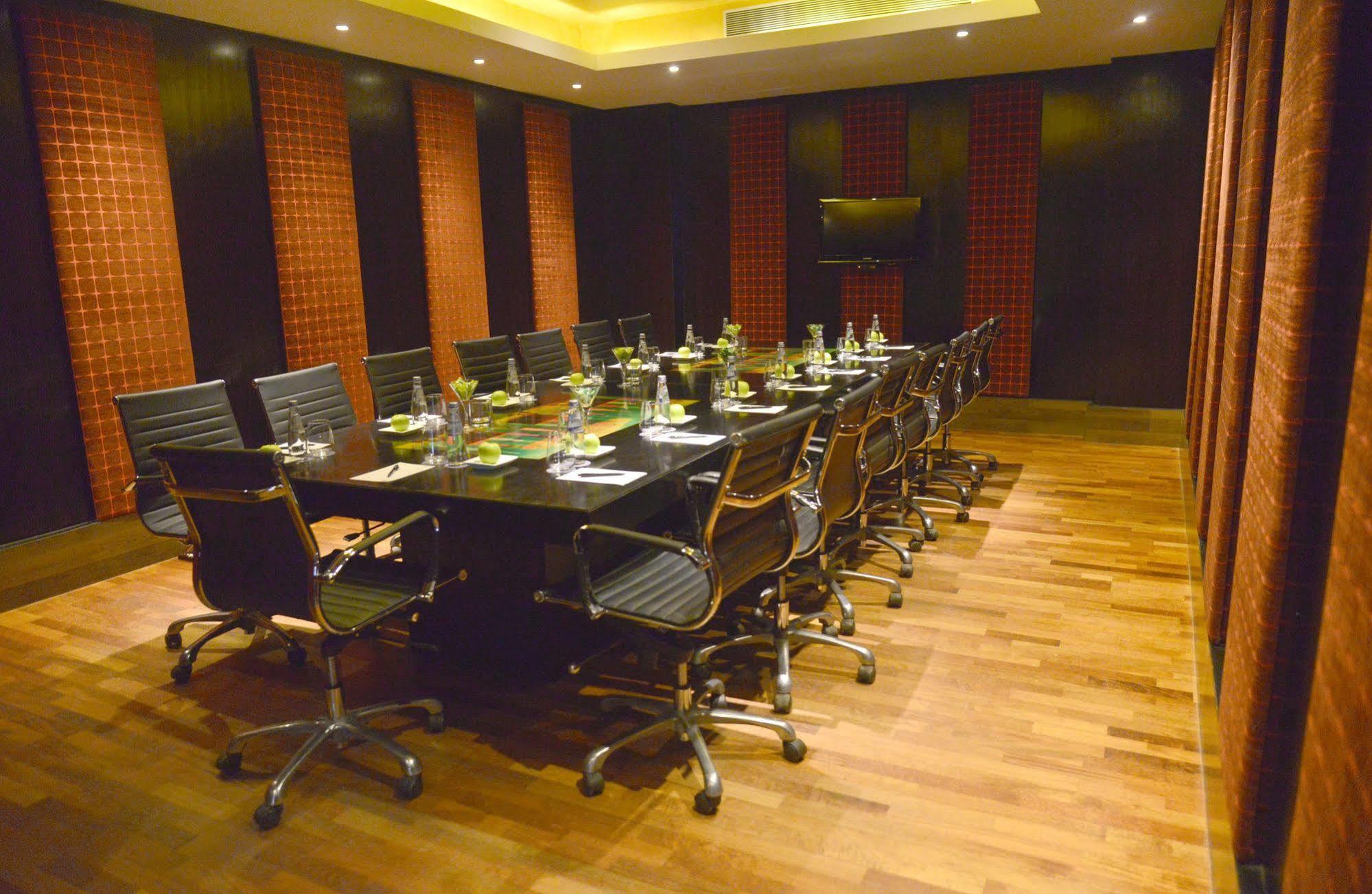 Hard Rock Hotel Goa Calangute Bagian luar foto A boardroom at a hotel