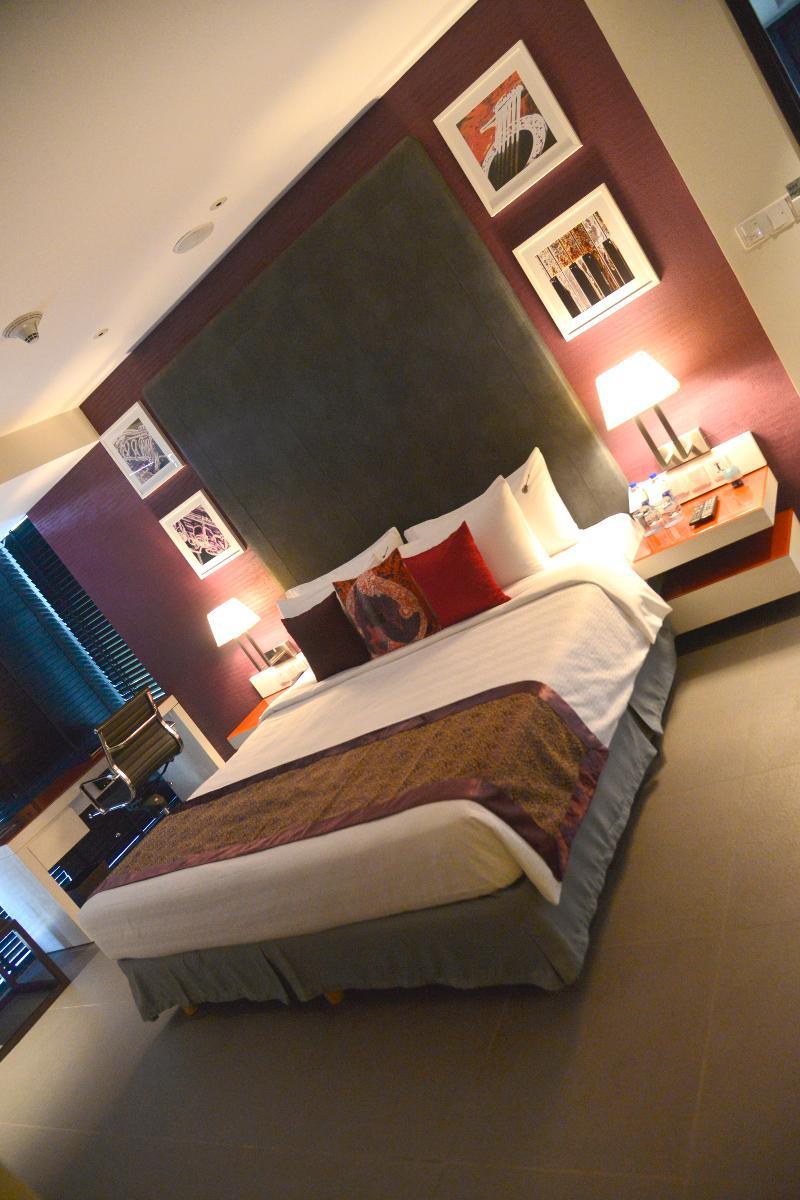 Hard Rock Hotel Goa Calangute Bagian luar foto A room at the hotel