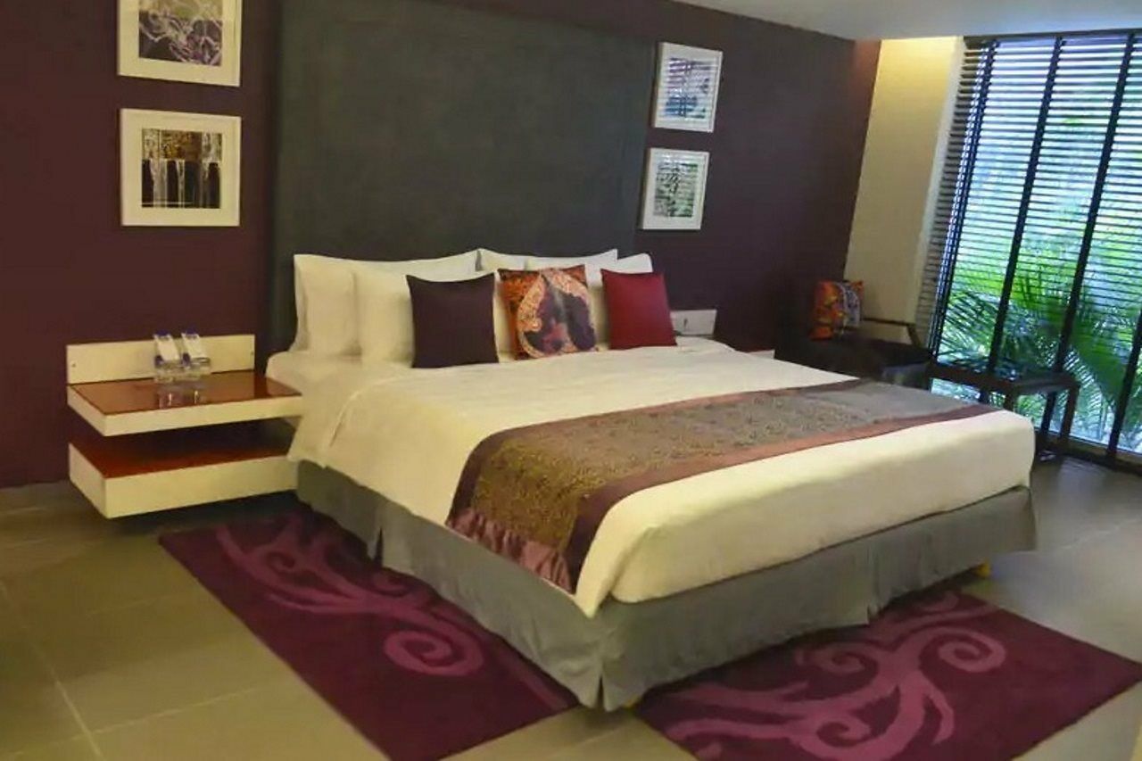 Hard Rock Hotel Goa Calangute Bagian luar foto A bedroom at the hotel
